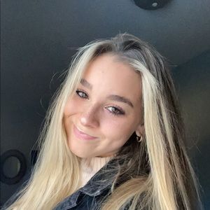 Meet your Posher, Eva